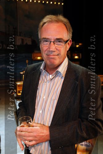 Rotterdam 14 februari 2011
Premiere herinnert U zich deze nog met Martin v Waardenberg Mylenen d Anjou Ruben Lursen Richard Groenendijk Thijs Steenkamp Annick Boer Joel de Tobe Pepijn v d Burgt en Daan v Putten in het oude Luxor. Edvard Niessing
Peter Smulders bv