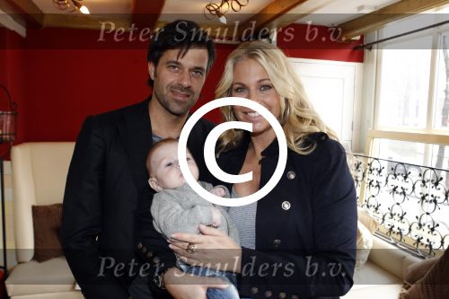 Amsterdam 28 februari 2011
Ellemieke Vermolen en Monique Mathijssen presenteren boekje over zwangerschapsmode. Sergio Herman en haar zoontje Jeremy zijn ook aanwezig
Peter Smulders bv