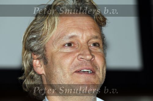Hilversum 15 februari 2011
Presentatie serie iedereen is gek op Jack met Linda de Mol Jeroen v Koningsbrugge Beppie Melissen Kees Hulst en Tjebbo Gerritsma. Erland Galjaard
Peter Smulders bv
