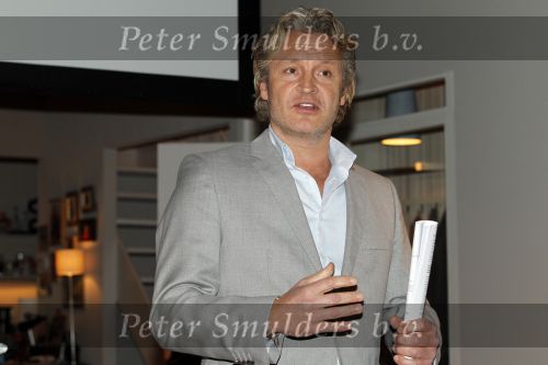 Hilversum 15 februari 2011
Presentatie serie iedereen is gek op Jack met Linda de Mol Jeroen v Koningsbrugge Beppie Melissen Kees Hulst en Tjebbo Gerritsma. Erland Galjaard
Peter Smulders bv