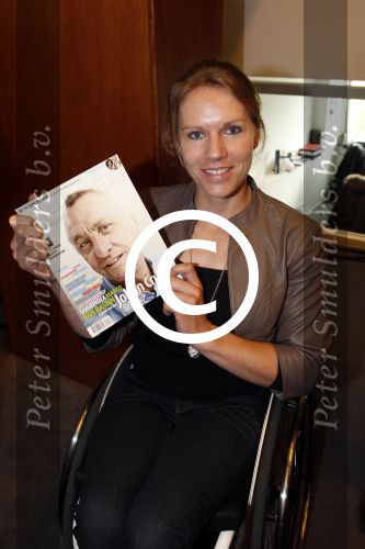 Amsterdam 14 maart 2011
Presentaie blad helden wat deze maand helemaal in het teken staat van Johan Cruijff. Frits en Barbara Barend presenteren het vanuit het olympisch stadion. Esther Vergeer
Peter Smulders bv