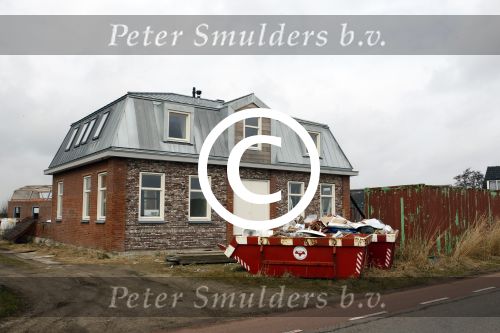 Den ilp 9 maart 2011
Huis van Fajah Lourens en haar ex is nog niet klaar en de bouw ligt stil.
Peter Smulders bv