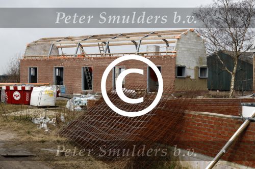 Den ilp 9 maart 2011
Huis van Fajah Lourens en haar ex is nog niet klaar en de bouw ligt stil.
Peter Smulders bv