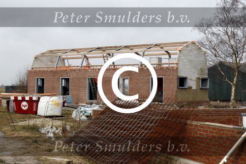 Den ilp 9 maart 2011
Huis van Fajah Lourens en haar ex is nog niet klaar en de bouw ligt stil.
Peter Smulders bv