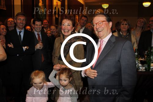 Amsterdam 3 maart 2011
Fons v Westerloo krijgt koninklijke onderscheiding uit handen van Burgemeester Eberhard v d Laan in het concertgebouw.
Peter Smulders