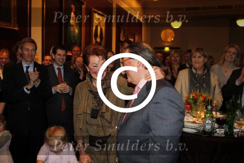 Amsterdam 3 maart 2011
Fons v Westerloo krijgt koninklijke onderscheiding uit handen van Burgemeester Eberhard v d Laan in het concertgebouw.
Peter Smulders