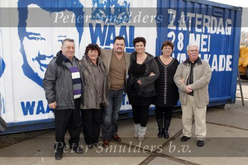 Tiel 7 februari 2011
Presentatie concert Frans Duijts bij het sloopbedrijf van zijn vader. Aanwezig zijn zijn vrouw ouders schoonouders en Niel van Hoff.
Peter Smulders bv