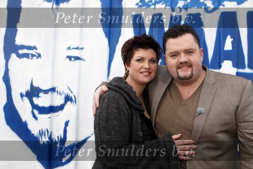 Tiel 7 februari 2011
Presentatie concert Frans Duyts bij het sloopbedrijf van zijn vader. Aanwezig zijn zijn vrouw ouders schoonouders en Niel van Hoff.
Peter Smulders bv