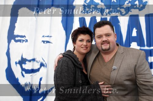 Tiel 7 februari 2011
Presentatie concert Frans Duyts bij het sloopbedrijf van zijn vader. Aanwezig zijn zijn vrouw ouders schoonouders en Niel van Hoff.
Peter Smulders bv