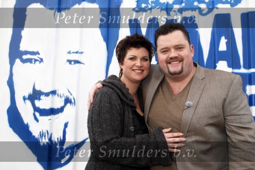 Tiel 7 februari 2011
Presentatie concert Frans Duyts bij het sloopbedrijf van zijn vader. Aanwezig zijn zijn vrouw ouders schoonouders en Niel van Hoff.
Peter Smulders bv