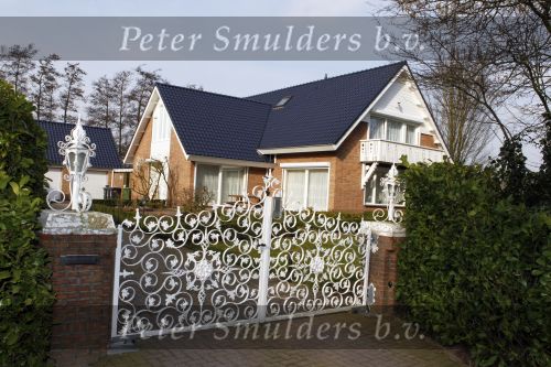 Tiel 7 februari 2011
Presentatie concert Frans Duyts bij het sloopbedrijf van zijn vader. Aanwezig zijn zijn vrouw ouders schoonouders en Niel van Hoff. Hwet nieuwe huis van Frans
Peter Smulders bv
