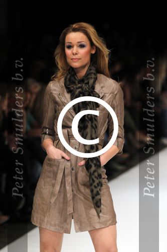 Amsterdam 7 maart 2011
Modeshow Jos v raak in de westergasfabriek met als modellen oa Georgina Verbaan Irene v d Laar Froukje de Both Quinty Trustfull Marvy Rieder en Kim Feenstra.
Peter Smulders bv