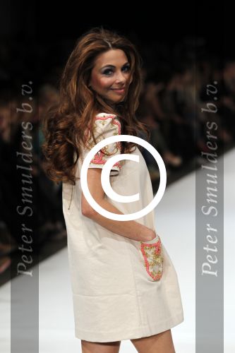 Amsterdam 7 maart 2011
Modeshow Jos v raak in de westergasfabriek met als modellen oa Georgina Verbaan Irene v d Laar Froukje de Both Quinty Trustfull Marvy Rieder en Kim Feenstra.
Peter Smulders bv