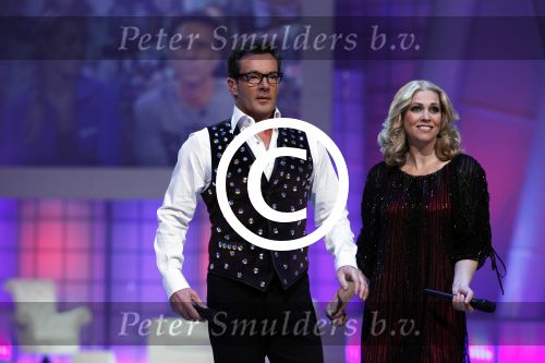 Hilversum 4 maart 2011
Sterren dansen op het ijs van SBDS 6 in studio 22 .Deelnemers zijn Monique Smit Jenny Smit Vivian Reys Babette v Veen Ralf Mackenbach Michael Boogerd en Sieneke Gerard Joling en Nance Coolen presenteren het.
Peter Smulders bv