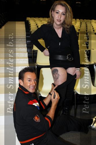 Hilversum 11 februari 2011
Sterrendansen op hetbijs in studio 22. Gerard Joling met superfan met Tatoo op haar been
Peter Smulders bv