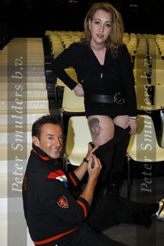 Hilversum 11 februari 2011
Sterrendansen op hetbijs in studio 22. Gerard Joling met superfan met Tatoo op haar been
Peter Smulders bv