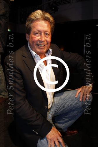 Hoofddorp 7 maart 2011
Magic Unlimited met Oscar Renzo en Lara Kazan worden ambassadeur van het goede doel dappere dodo\'s. Hun vader Hans kwam als verassing uit een doos.
Peter Smulders bv