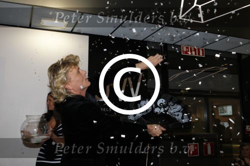 Utrecht 14 maart 2011
Hans Klok presenteert sieradenlijn .
Peter Smulders bv