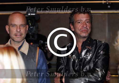 Utrecht 3 maart 2011
Uitreiking gouden en zilveren harpen in Vredenburg. Hans v Barneveld met een kennis
Peter Smulders bv