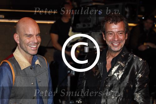 Utrecht 3 maart 2011
Uitreiking gouden en zilveren harpen in Vredenburg. Hans v Barneveld met een kennis
Peter Smulders bv