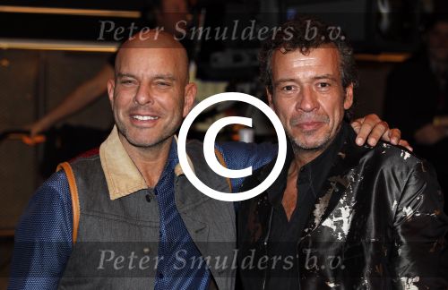 Utrecht 3 maart 2011
Uitreiking gouden en zilveren harpen in Vredenburg. Hans v Barneveld met een kennis
Peter Smulders bv