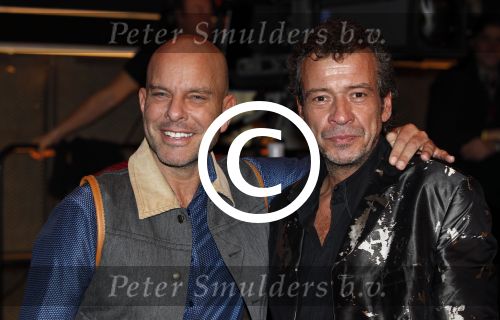 Utrecht 3 maart 2011
Uitreiking gouden en zilveren harpen in Vredenburg. Hans v Barneveld met een kennis
Peter Smulders bv