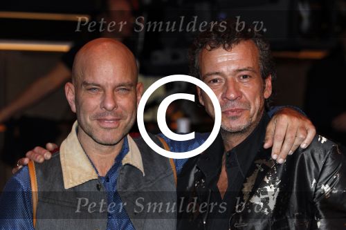 Utrecht 3 maart 2011
Uitreiking gouden en zilveren harpen in Vredenburg. Hans v Barneveld met een kennis
Peter Smulders bv