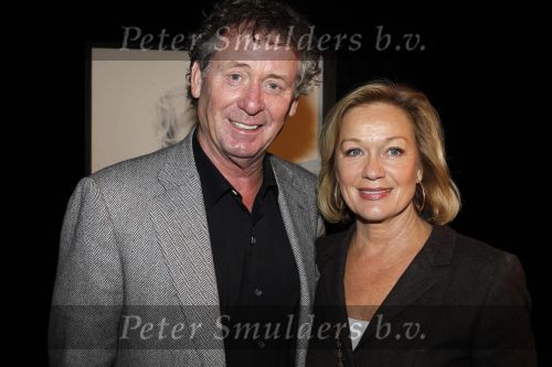 Baarn 27 februari 2011
Ria Valk viert haar 70e vefrjaardag en 55 jarig artiest zijn in de tv studio in Baarn. Harry en Els v Hooff
Peter Smulders bv