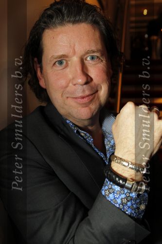 Amsterdam 9 februari 2011
Premiere Blind Vertrouwen met Loek Peters Angela Schijf en Rick Engelkes in het nieuwe de la Mar. Henkjan Smitrs met Buddha to Buddha
Peter Smulders bv