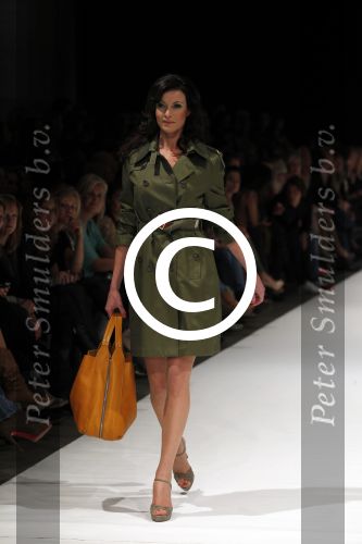 Amsterdam 7 maart 2011
Modeshow Jos v raak in de westergasfabriek met als modellen oa Georgina Verbaan Irene v d Laar Froukje de Both Quinty Trustfull Marvy Rieder en Kim Feenstra.
Peter Smulders bv