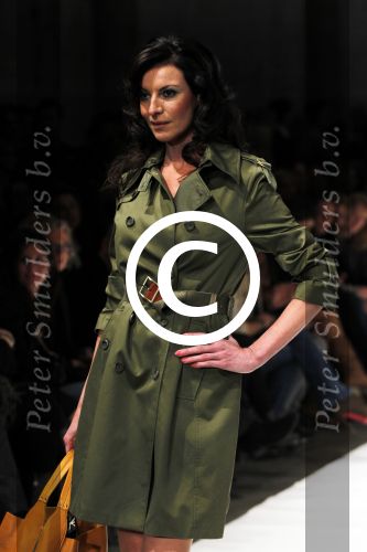Amsterdam 7 maart 2011
Modeshow Jos v raak in de westergasfabriek met als modellen oa Georgina Verbaan Irene v d Laar Froukje de Both Quinty Trustfull Marvy Rieder en Kim Feenstra.
Peter Smulders bv
