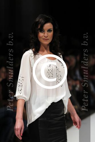 Amsterdam 7 maart 2011
Modeshow Jos v raak in de westergasfabriek met als modellen oa Georgina Verbaan Irene v d Laar Froukje de Both Quinty Trustfull Marvy Rieder en Kim Feenstra.
Peter Smulders bv
