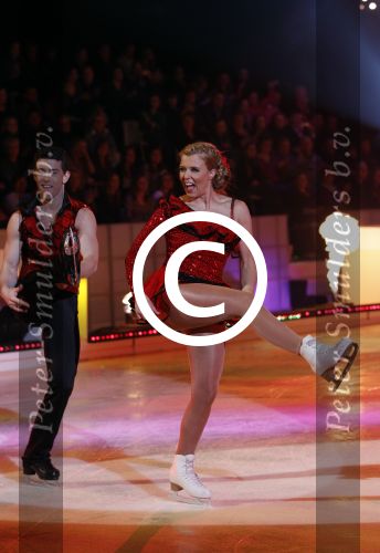 Hilversum 4 maart 2011
Sterren dansen op het ijs van SBDS 6 in studio 22 .Deelnemers zijn Monique Smit Jenny Smit Vivian Reys Babette v Veen Ralf Mackenbach Michael Boogerd en Sieneke Gerard Joling en Nance Coolen presenteren het.
Peter Smulders bv