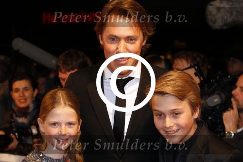 Amsterdam 8 maart 2011
Premiere van de film Gooische vrouwen in het nieuwe de la Mar theater. Linda de Mol met Jeroen Rietbergen en Julian en Noa
Peter Smulders bv