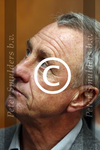 Amsterdam 14 maart 2011
Presentaie blad helden wat deze maand helemaal in het teken staat van Johan Cruijff. Frits en Barbara Barend presenteren het vanuit het olympisch stadion.
Peter Smulders bv