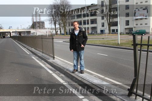 Eindhoven, 23 Februari 2011
Johan Vlemmix met auto door berm
Foto Peter Smulders BV