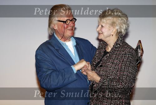 Amsterdam 15 februari 2011
Presentatie dvd van John v d Rest met oa aanwezig Willem Nijholt Sigrid Koetse Adele Bloemendaal Heddy Lester Bruni Heinke ea
Peter Smulders bv