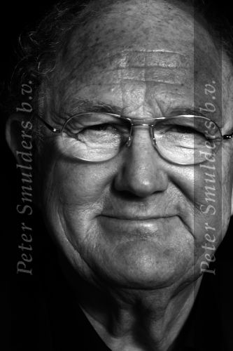 Hilversum 17 februari 2011
Presentatie boek Bert v d Veer bij beeld en geluid. Joop v d Ende neemt het eerste boek in ontvangst. Joop v d Ende en Hennie Huisman
Peter Smulders bv