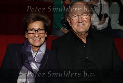 Hilversum 17 februari 2011
Presentatie boek Bert v d Veer bij beeld en geluid. Joop v d Ende neemt het eerste boek in ontvangst. Joop en Janine v d Ende
Peter Smulders bv