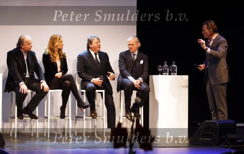Amsterdam 13 december 2011
Jort Kelder als host voor talkshow op miljonair fair. Deelnmers zijn Job Ubbbink Oger  Lussink ea
Peter Smulders bv