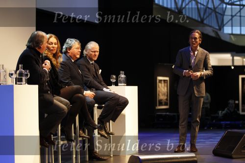 Amsterdam 13 december 2011
Jort Kelder als host voor talkshow op miljonair fair. Deelnmers zijn Job Ubbbink Oger  Lussink ea
Peter Smulders bv