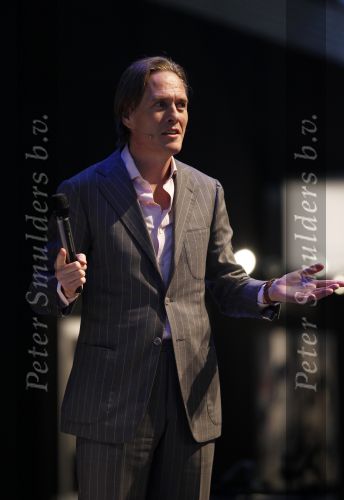 Amsterdam 13 december 2011
Jort Kelder als host voor talkshow op miljonair fair. Deelnmers zijn Job Ubbbink Oger  Lussink ea
Peter Smulders bv
