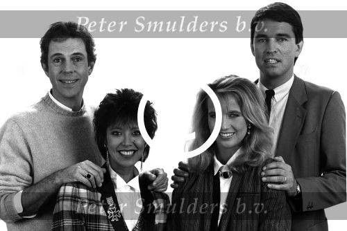 1985
Ron Brandsteder samen met assistente Linda de Mol
Jos Brink met assistente Sandra Reemer
Foto Peter Smulders BV