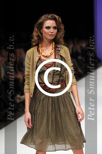 Amsterdam 7 maart 2011
Modeshow Jos v raak in de westergasfabriek met als modellen oa Georgina Verbaan Irene v d Laar Froukje de Both Quinty Trustfull Marvy Rieder en Kim Feenstra.Kim met man
Peter Smulders bv