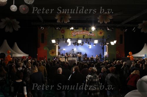 Amsterdam 16 februari 2011
Koffietijd met Pernille la Lau en Loretta Schrijver vanaf de huishoudbeurs met als gasten Xander de Buisonje en Roxeanne Hazes.
Peter Smulders bv
