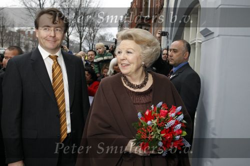 Amsterdam 11 februari 2011
Koningin Beatrix en Prins Friso bij de opening van de nieuwe liefde in Amsterdam.
Peter Smulders bv