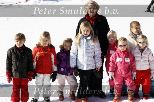 Lech 19 februari 2011
Fotosessie met de koninklijke familie in Lech. Aanwezig waren Koningin Beatrix Prins Willem Alexander Maxima Prinses Amalai Ariane en Alexia aslmede Prins Constantijn met zijn vrouw Prinses Laurentien en kinderen en Prins Friso met zijn vrouw Mabel Wisse Smit en hun kinderen.
Peter Smulders bv