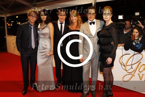 Amsterdam 8 maart 2011
Premiere van de film Gooische vrouwen in het nieuwe de la Mar theater. Linda de Mol Susan Visser Tjitske Reidinga Jeroen Rietbergen Dennis v d Ven en Vincent Croiset
Peter Smulders bv