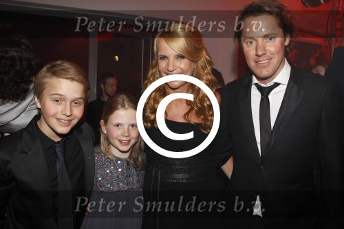 Amsterdam 8 maart 2011
Premiere van de film Gooische vrouwen in het nieuwe de la Mar theater. Linda de Mol met Jeroen Rietbergen en Julian en Noa
Peter Smulders bv