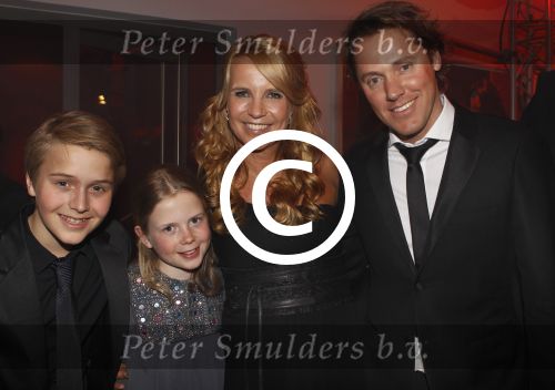 Amsterdam 8 maart 2011
Premiere van de film Gooische vrouwen in het nieuwe de la Mar theater. Linda de Mol met Jeroen Rietbergen en Julian en Noa
Peter Smulders bv